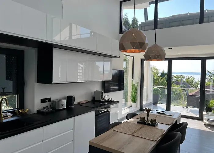 Aris Balatonvilágos